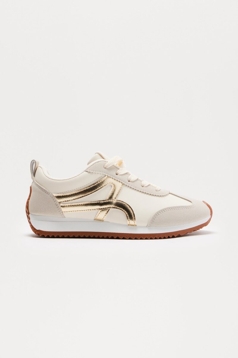 Zapatillas Doradas Bajas con Cordones