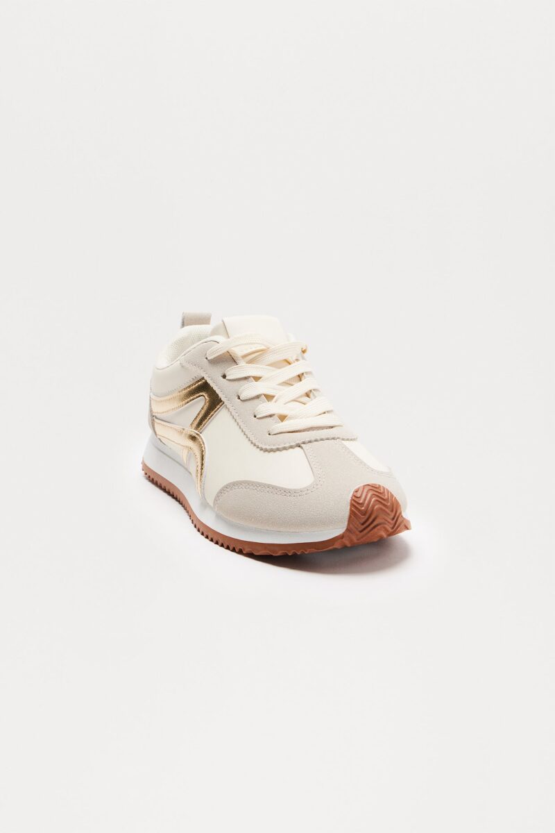Zapatillas Doradas Bajas con Cordones - Image 3