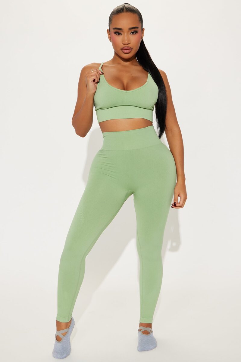 Conjunto Deportivo Sin Costuras y Elástico - Image 15