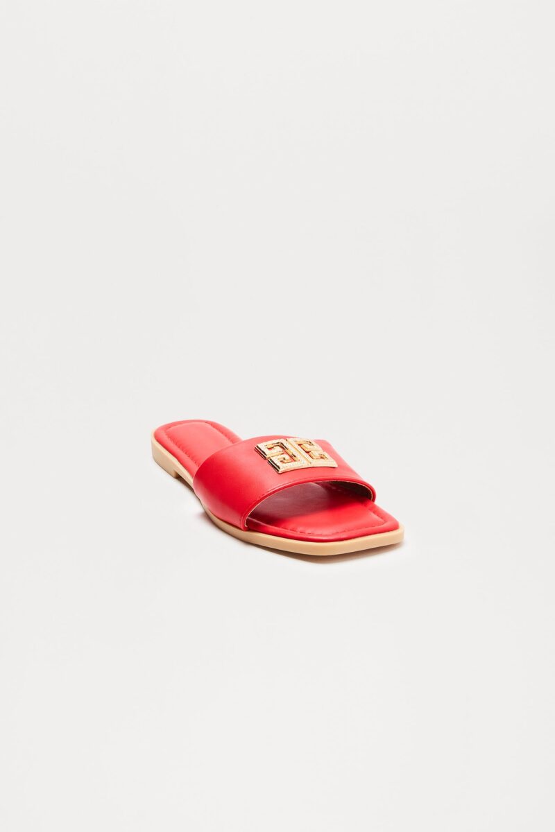 Sandalias Planas con Detalles Metálicos y Punta Cuadrada - Image 28