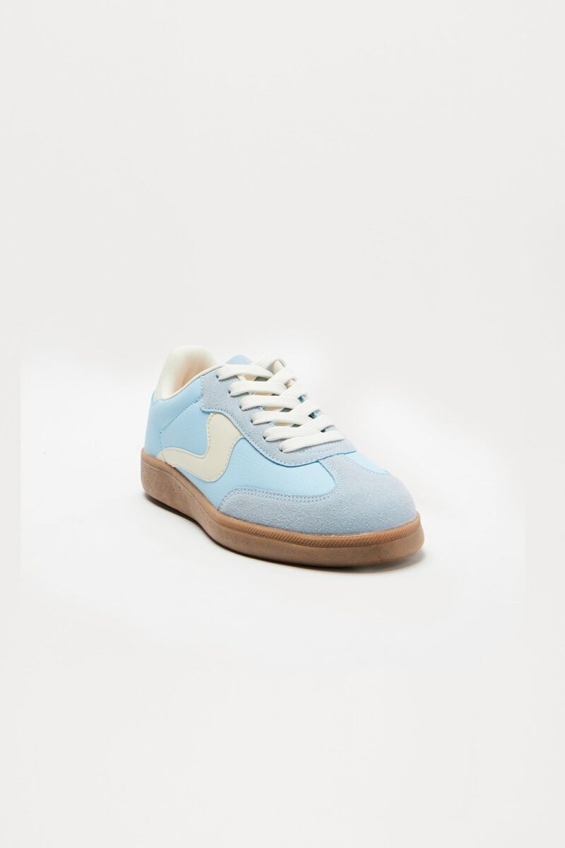 Zapatillas Deportivas Bajas con Cordones en Celeste - Image 23