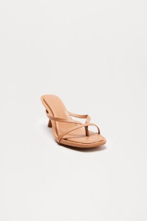 Mules en Estilo Panamá con Tira en T - Camel