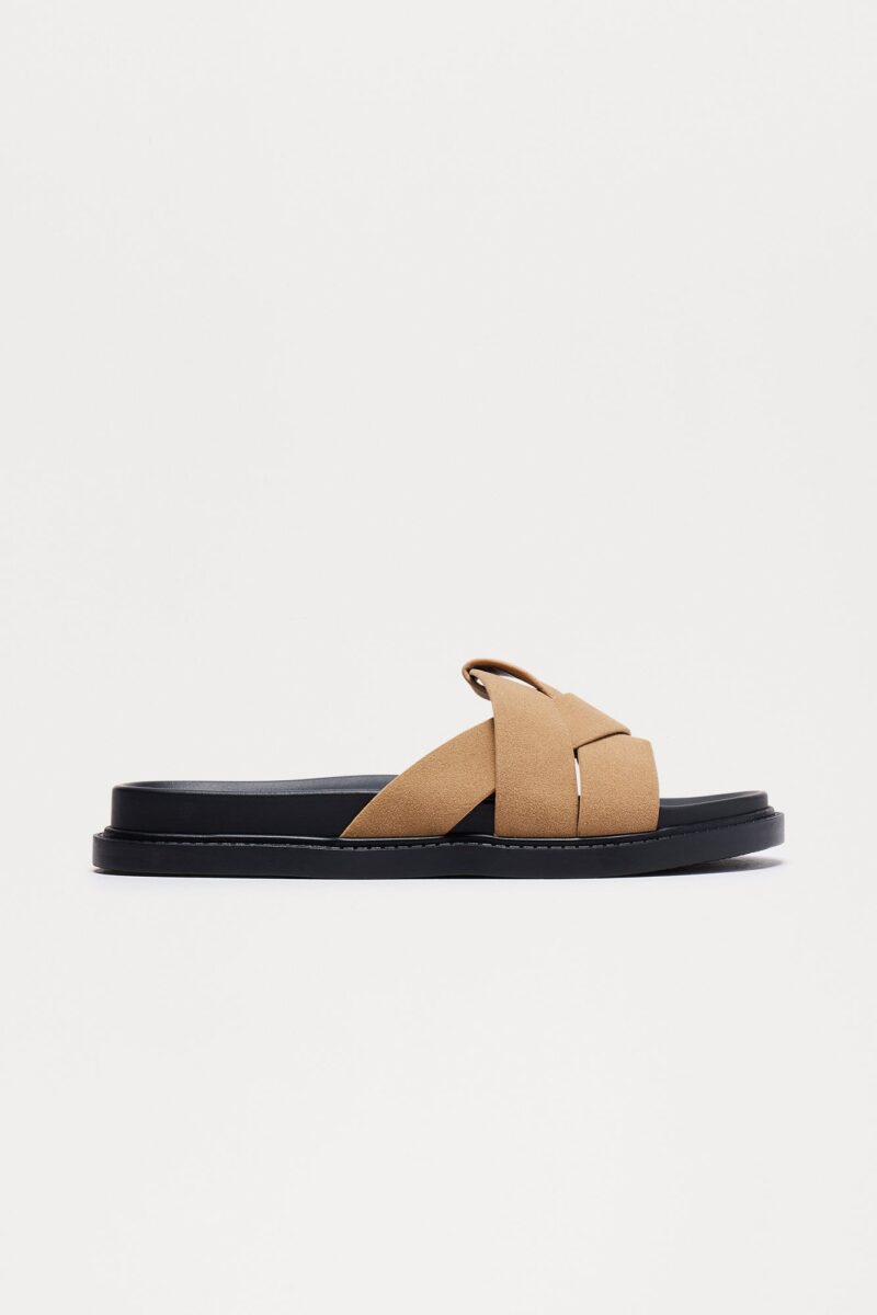 Sandalias Planas Casual en Taupe - Image 10