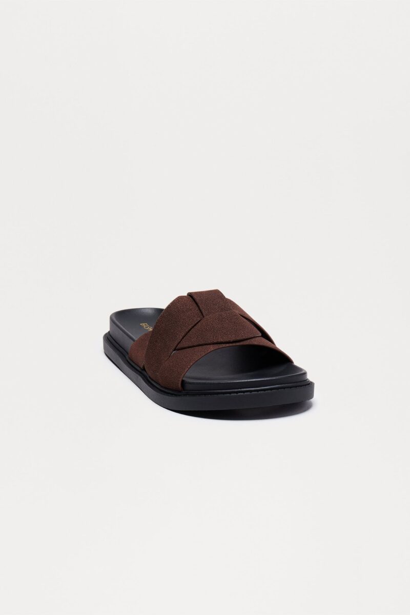 Sandalias Planas Casual en Taupe - Image 5