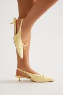 Zapatos de Taco Chico con Detalle de Lazo y Puntera Afilada
