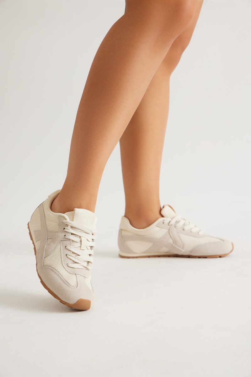 Zapatillas Deportivas con Cordones en Beige - Image 5