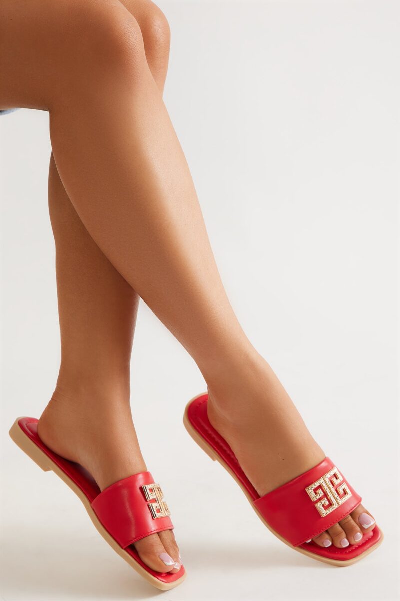 Sandalias Planas con Detalles Metálicos y Punta Cuadrada - Image 31