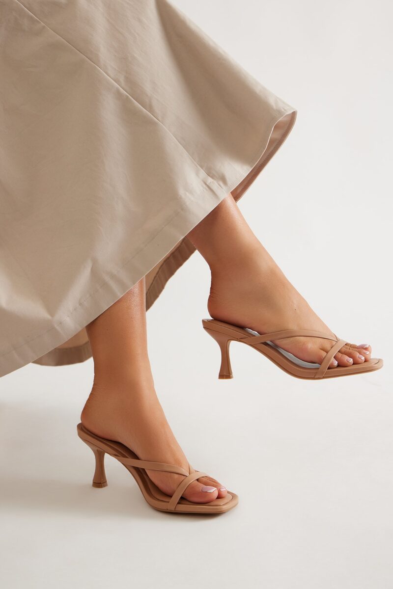 Mules tipo Tanga con Tacón Medio en Blanco - Image 21