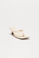 Sandalias de Tacón Gatito y Punta Cuadrada