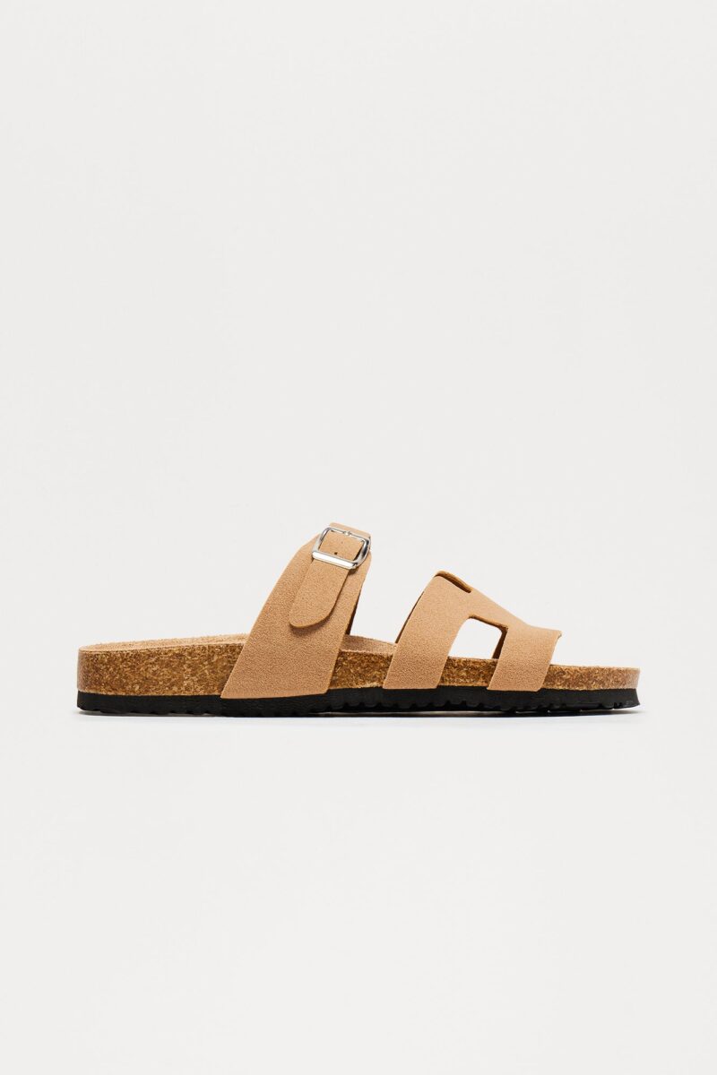 Sandalias Deslizables con Detalle de Corcho y Hebilla - Image 10