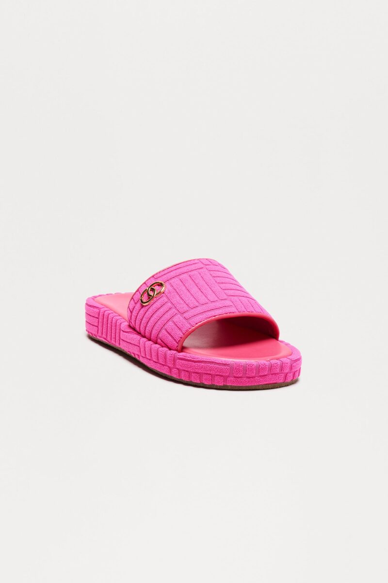 Sandalias Planas Tipo Jellie en Negro - Image 9