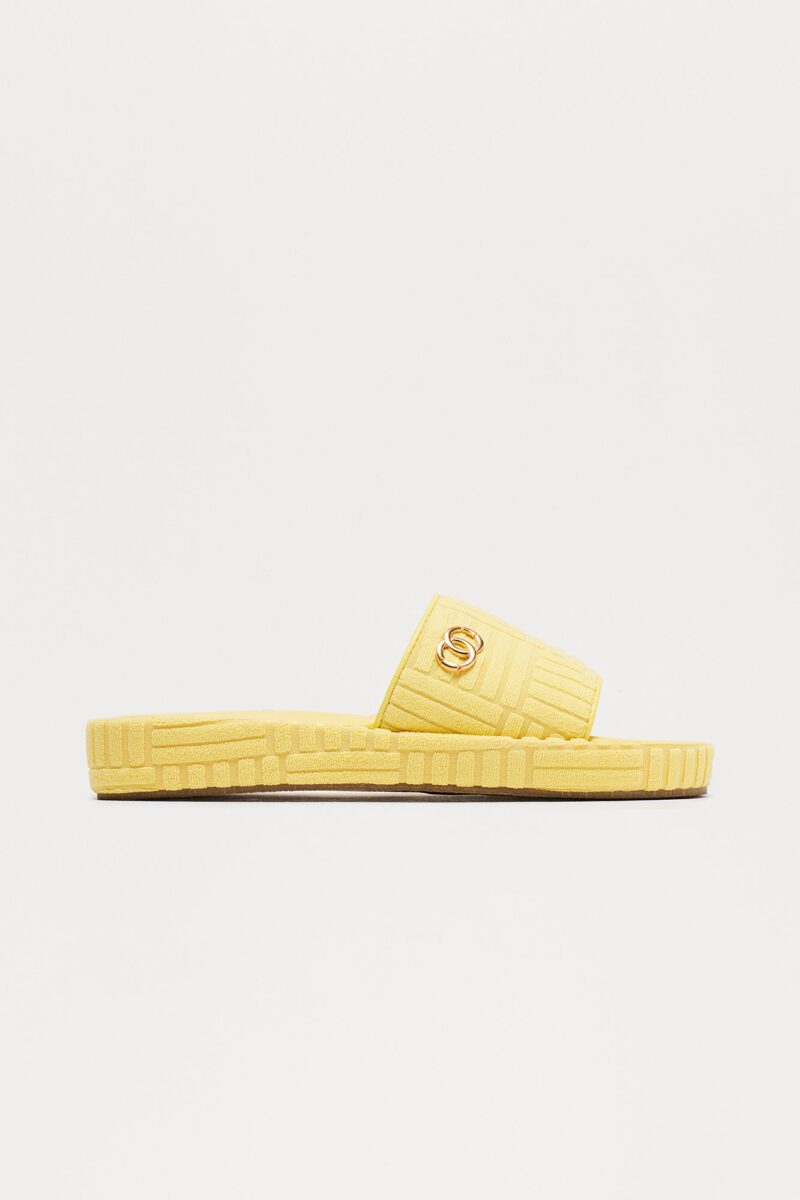 Sandalias Planas Tipo Jellie en Negro - Image 15