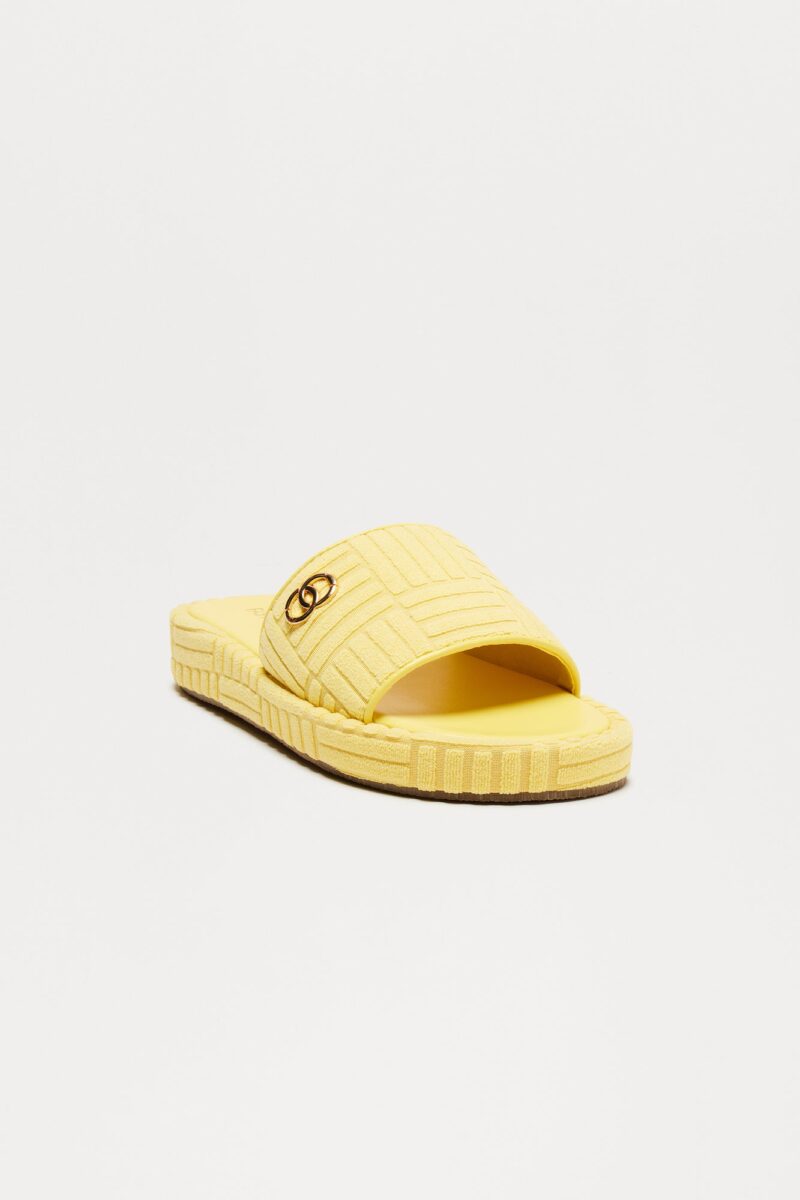 Sandalias Planas Tipo Jellie en Negro - Image 13