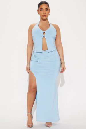 Conjunto de Top Halter y Falda Maxi - Azul Claro