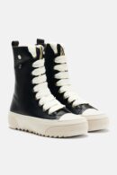 Zapatillas Altas de Encaje en Negro