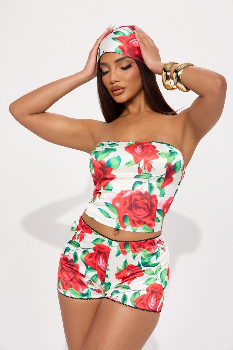 Conjunto de 3 Piezas Satinadas en Flor: Top, Pañuelo y Short - Image 5