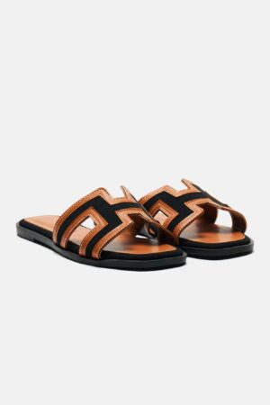 Sandalias Planas de Punta Cuadrada en Negro