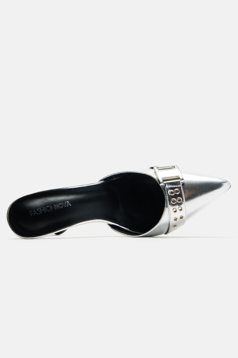 Zapatos de Tacón Alto Diseño Bicolor con Detalles Metálicos - Image 15
