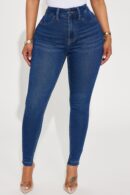 Jeans Ajustados Modeladores en Lavado Oscuro