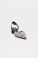 Zapatos de Tacón Bajo con Detalles en Tweed y Adornos
