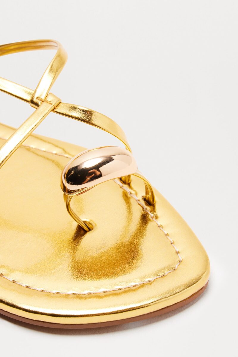 Sandalias de Anillo para Dedo en Dorado - Image 9