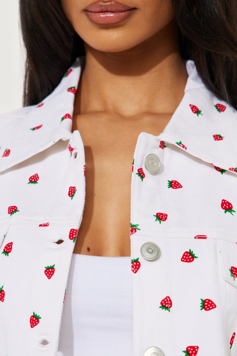 Conjunto Mini Falda y Chaqueta Estampado de Fresas - Image 3