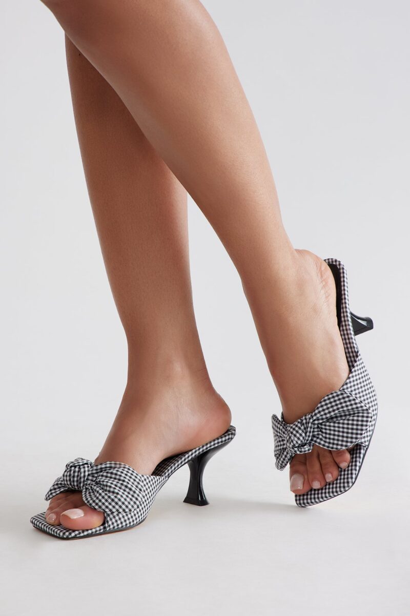 Mules de Cuadros con Detalle de Lazo y Taco Medio - Image 4