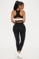 Set Activo Deportivo con Detalle de Corte y Cintura Alta