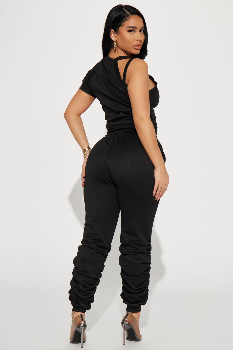 Conjunto Deportivo de Pantalón y Top de un Hombro - Image 3