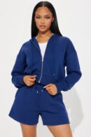 Conjunto Deportivo de Sudadera y Shorts con Capucha