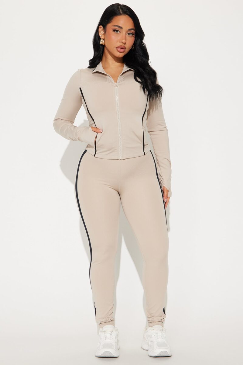 Chaqueta Deportiva Elegante con Cuello Alto y Manga Larga - Image 2