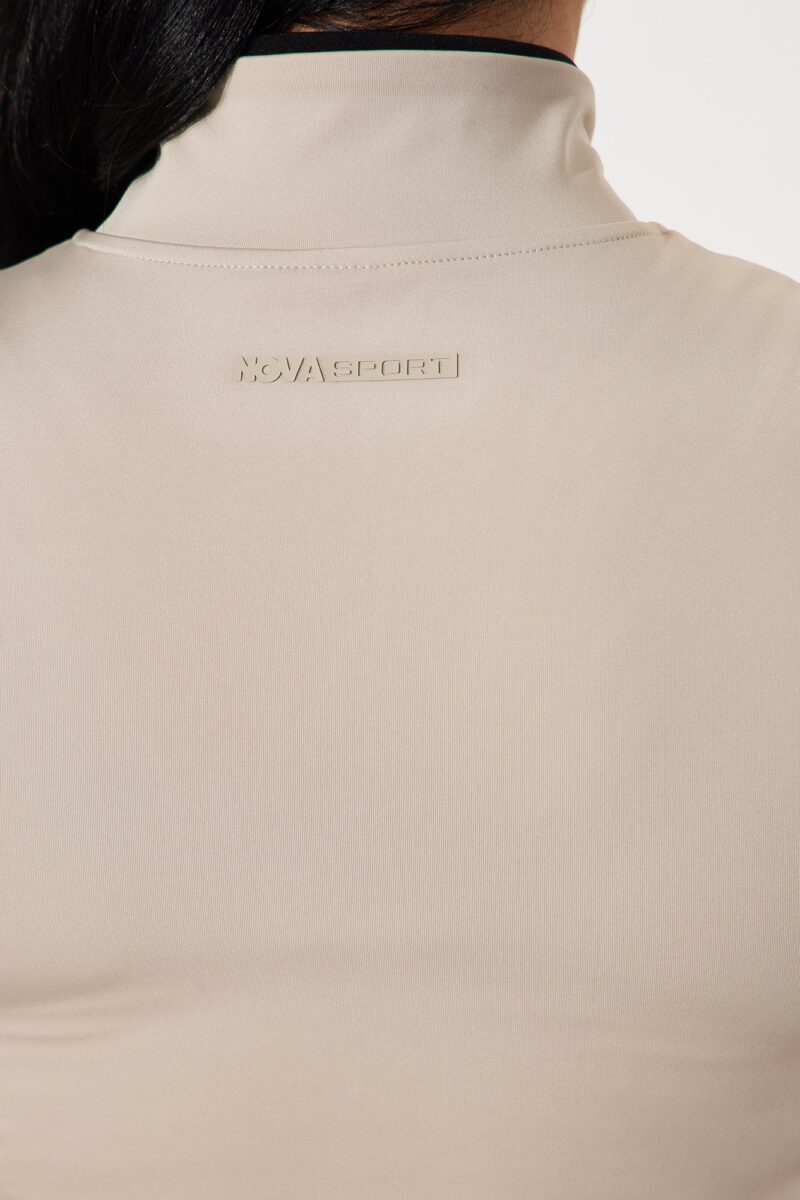 Chaqueta Deportiva Elegante con Cuello Alto y Manga Larga - Image 4