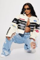 Chaqueta Corta Estilo Bomber con Múltiples Parches