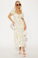 Vestido Midi Floral con Escote Corazón y Mangas Puff