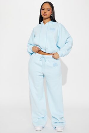 Conjunto de Pantalón y Buzo de Frisa en Celeste Claro