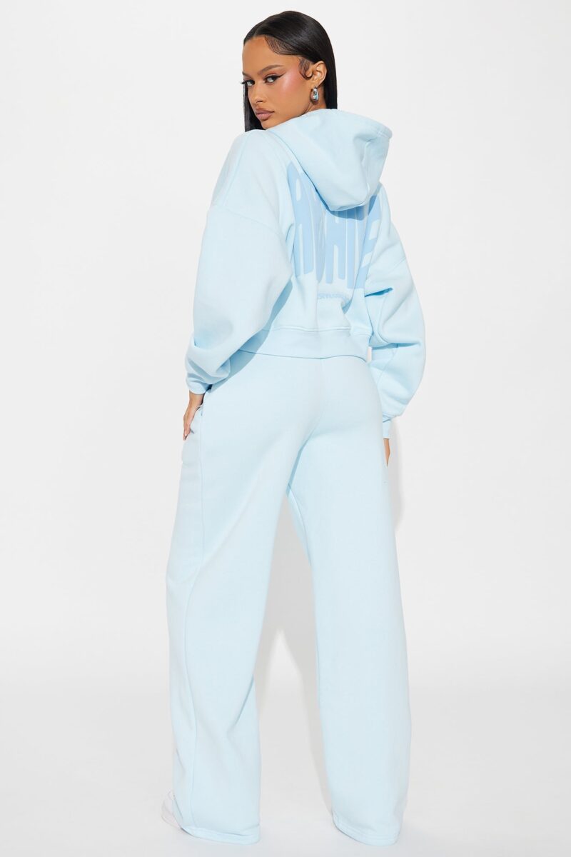 Conjunto de Pantalón y Buzo de Frisa en Celeste Claro - Image 4