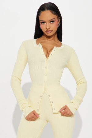 Conjunto de Suéter y Pantalón 'Rayo de Sol' en Amarillo