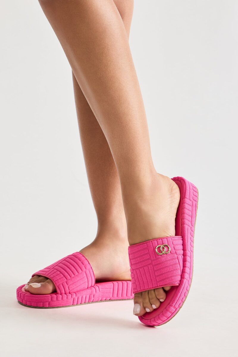 Sandalias Planas Tipo Jellie en Negro - Image 10