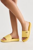 Sandalias Planas Tipo Jellie en Negro