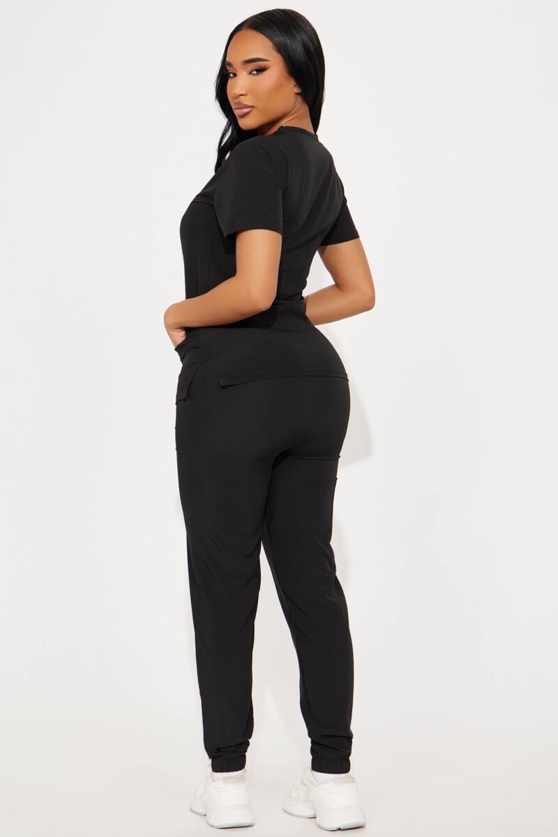 Uniforme Médico Elástico de 4 Vías con Bolsillos Cargo - Negro - Image 3
