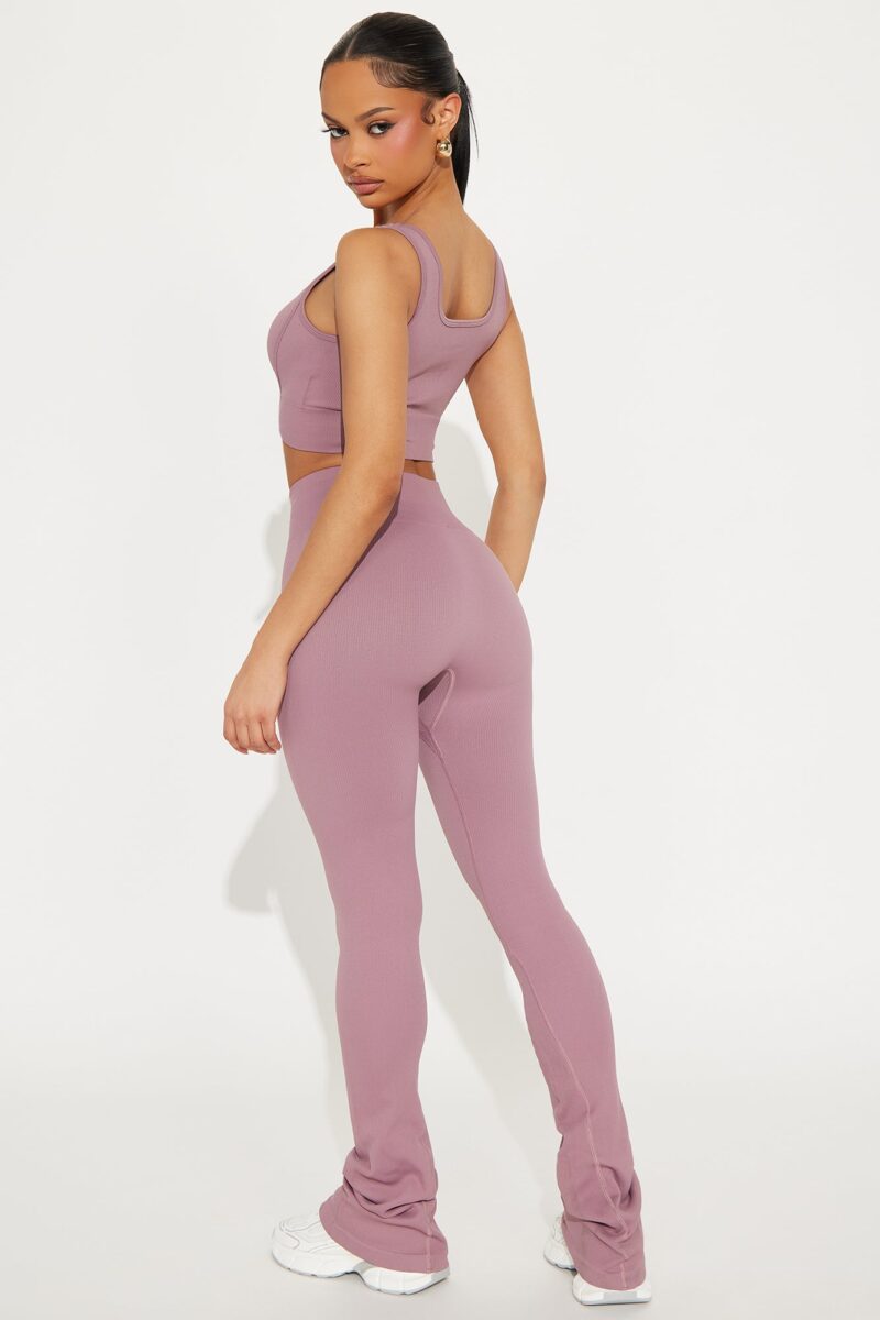Conjunto Deportivo Sin Costuras en Azul Medianoche - Image 3