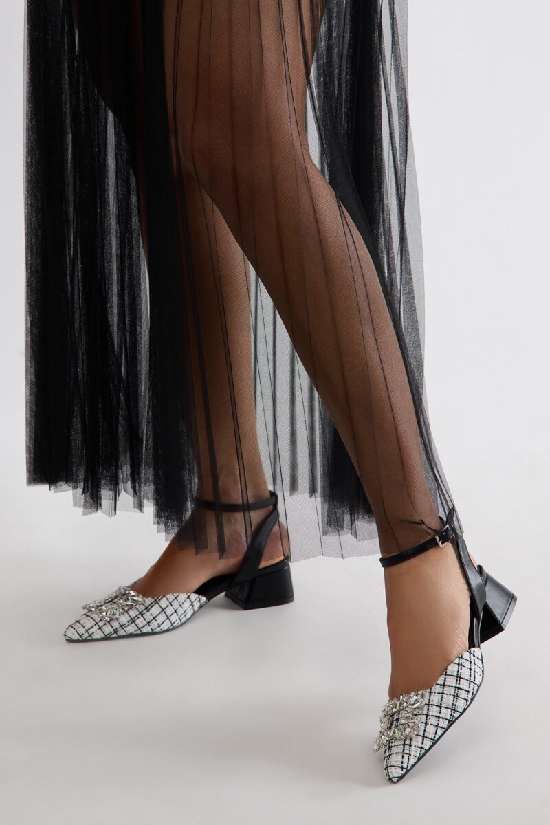 Zapatos de Tacón Bajo con Detalles en Tweed y Adornos - Image 2