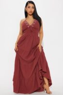 Vestido Largo de Gasa con Cuello Halter y Cintura Fruncida