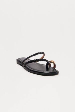 Sandalias Planas con Detalle de Tiras Trenzadas