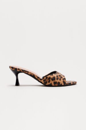 Mules de Tacón Medio con Estampado de Leopardo