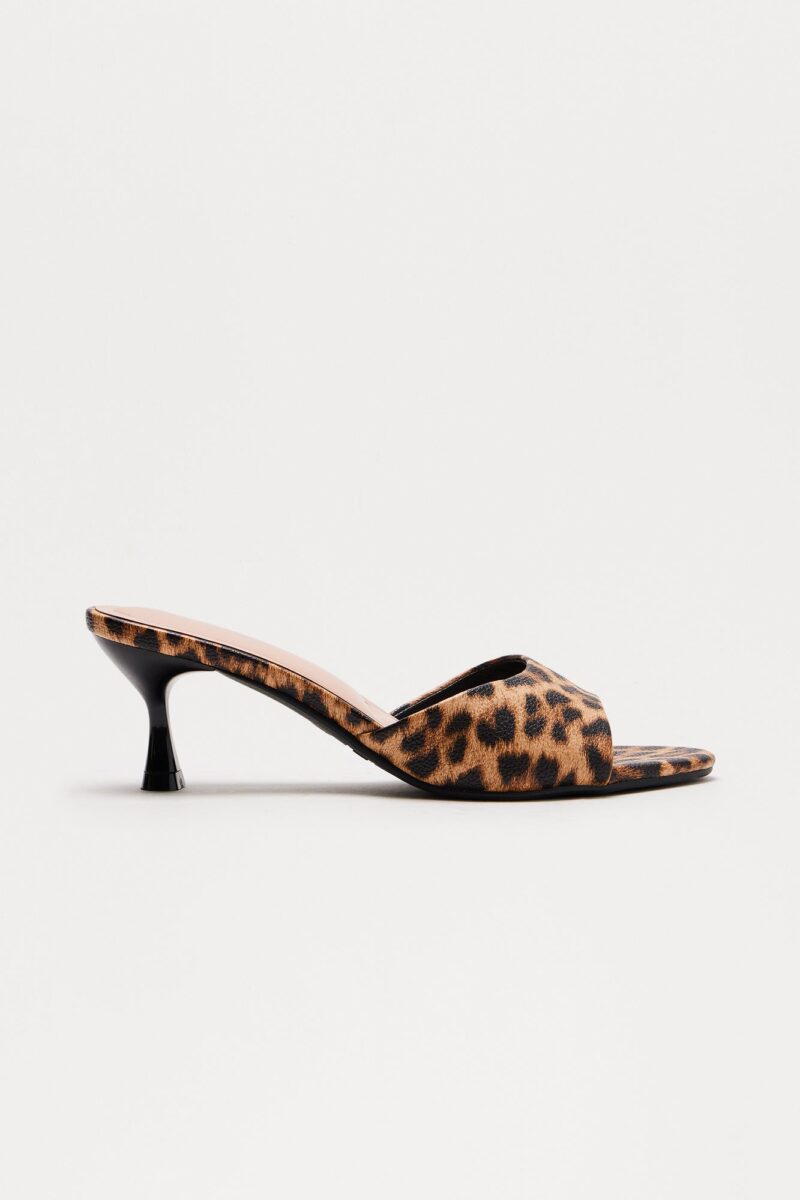 Mules de Tacón Medio con Estampado de Leopardo