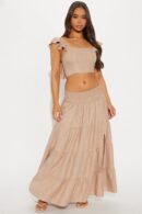 Conjunto de Falda Larga y Top con Volantes