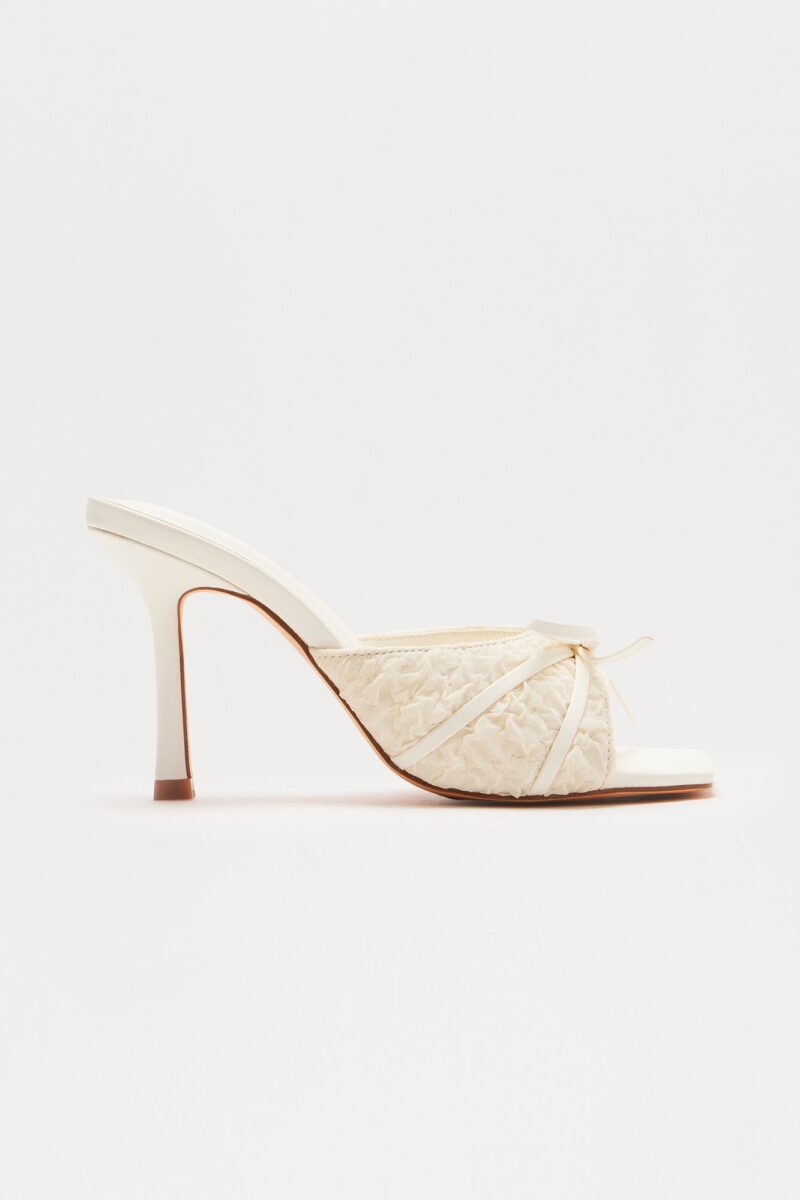 Sandalias de Tacón con Detalles de Moño y Volantes - Image 2