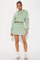 Conjunto de Mini Falda y Sudadera con Capucha en Tela Polar