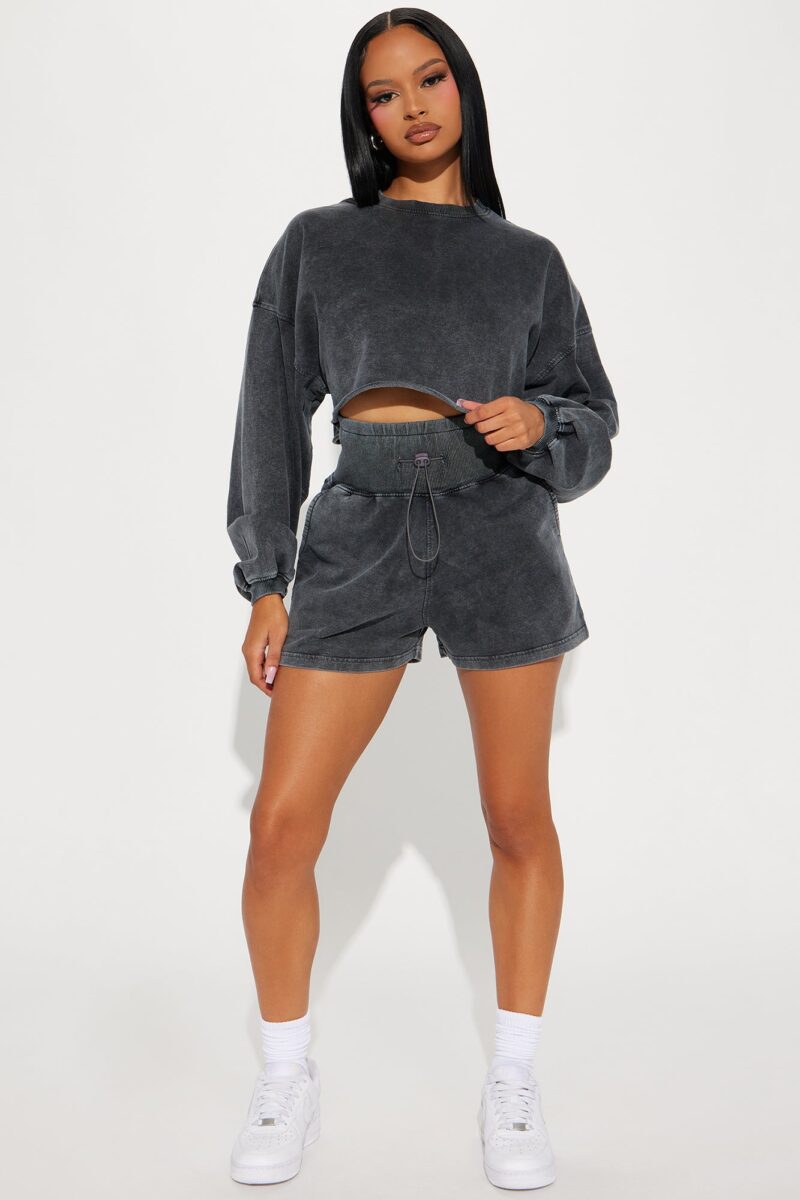 Conjunto de Short y Sudadera Crop - Gris Carbón - Image 2